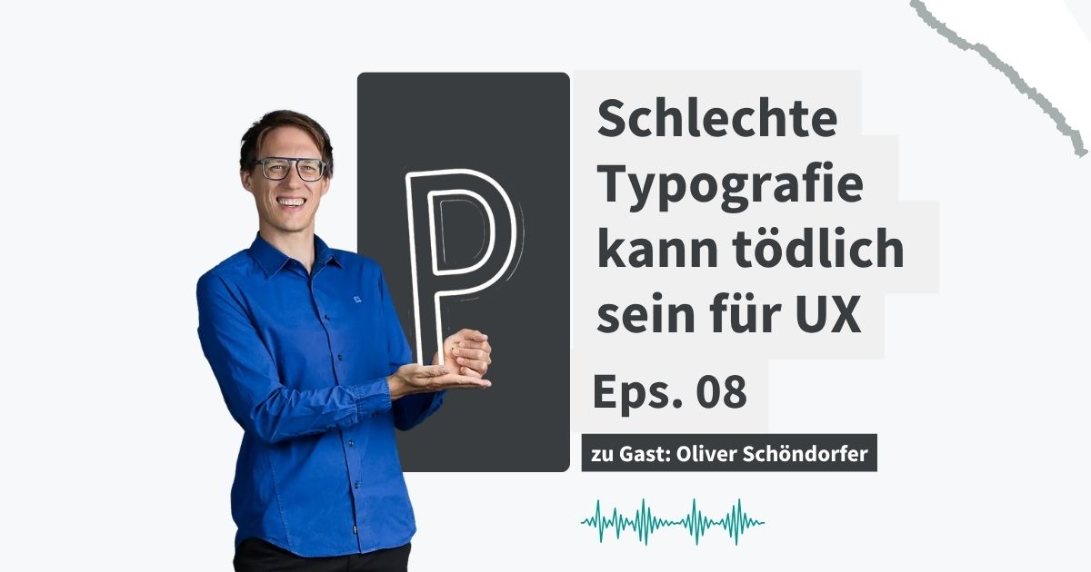 Mann im blauen Hemd hält einen Buchstaben P in den Händen